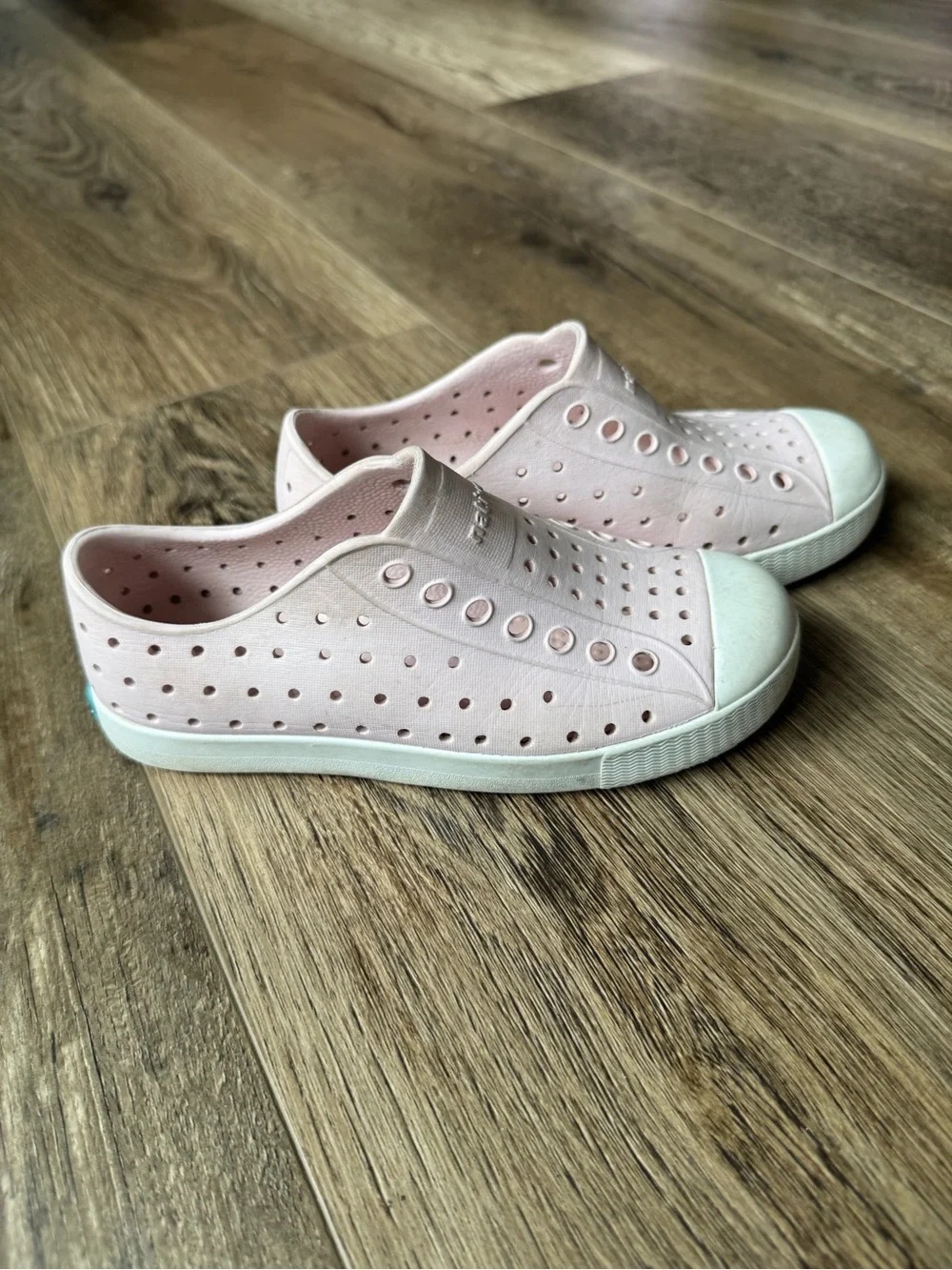 Native lightweight slip